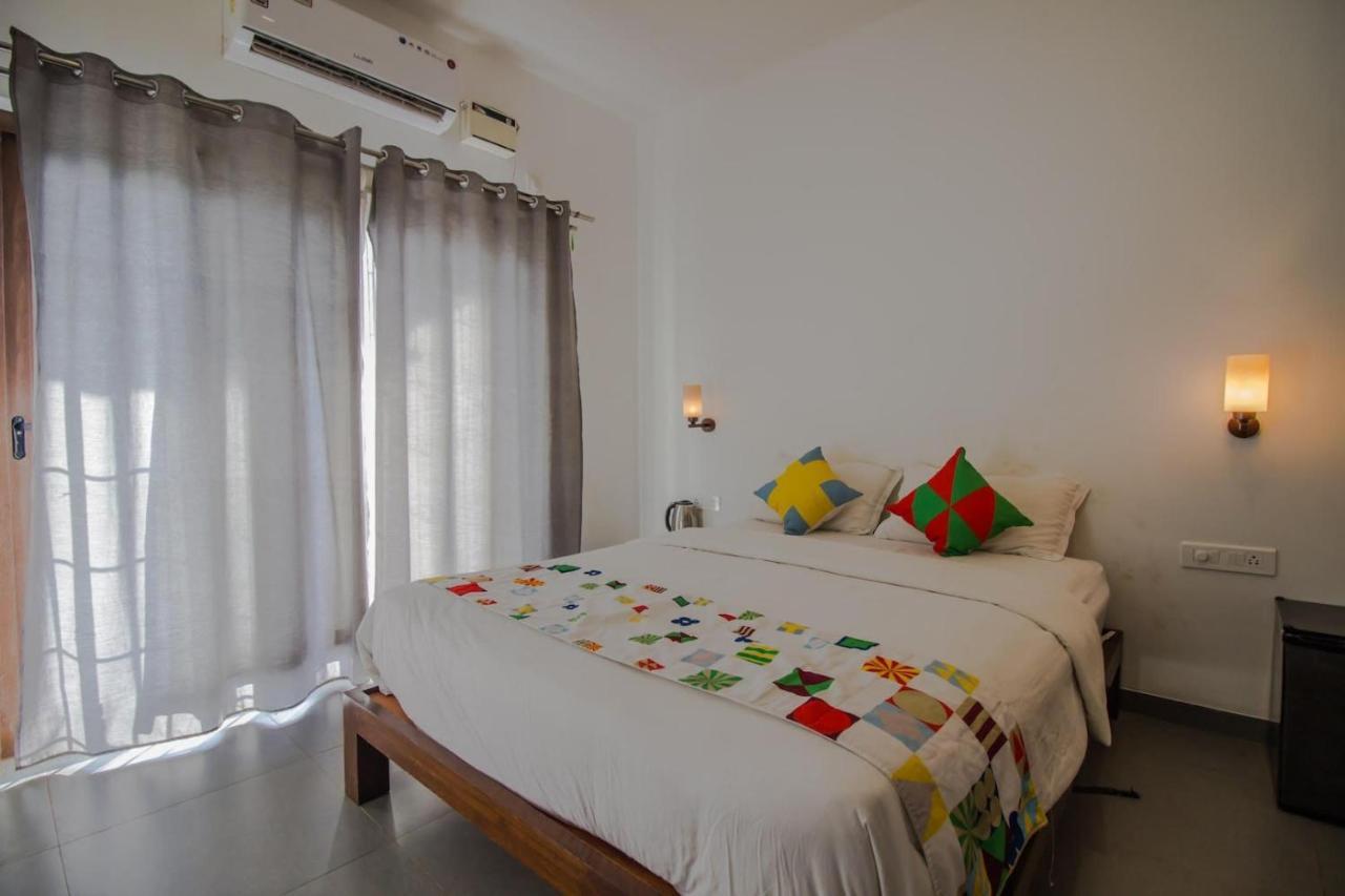 Ziba Beach Morjim Exterior photo