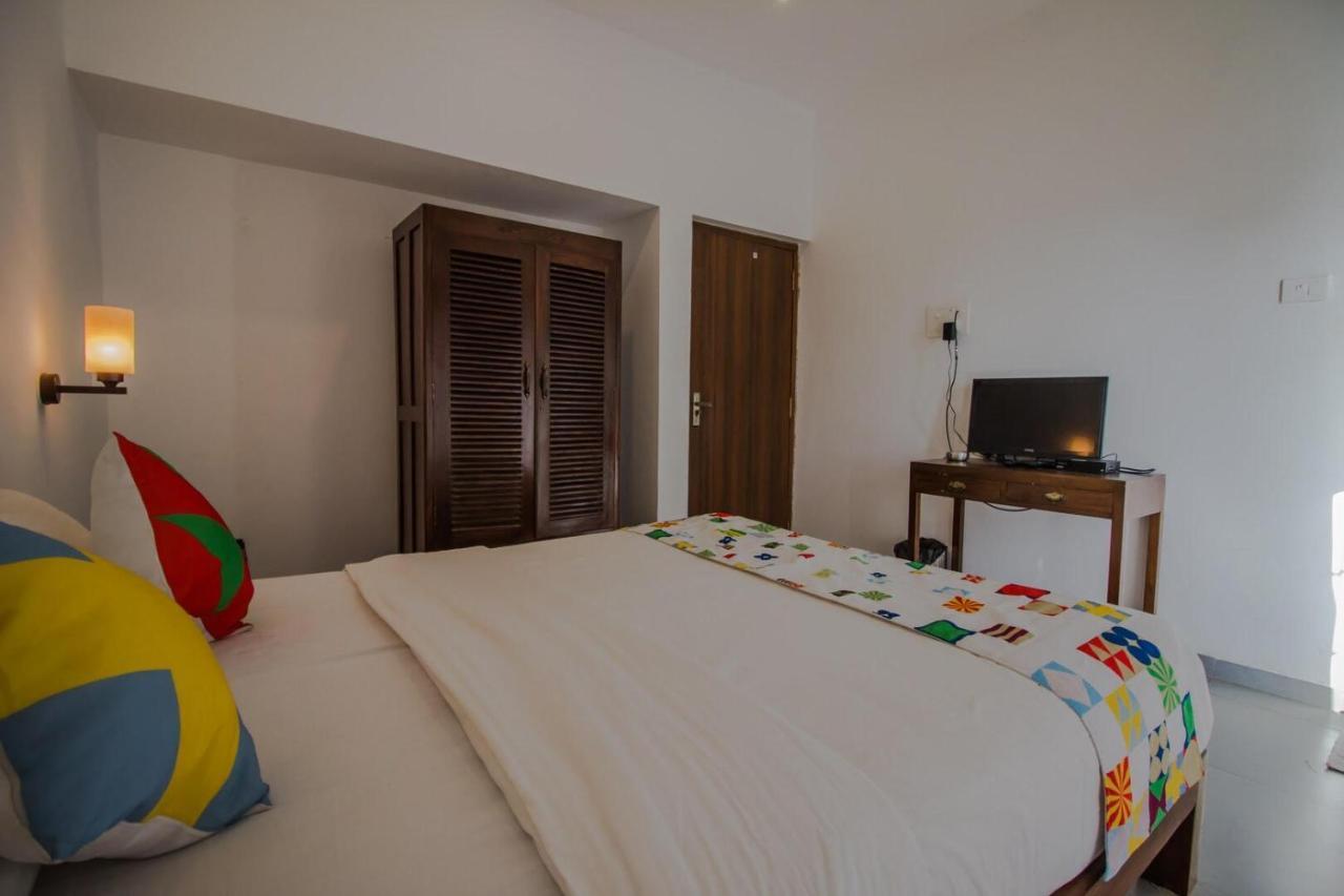 Ziba Beach Morjim Exterior photo