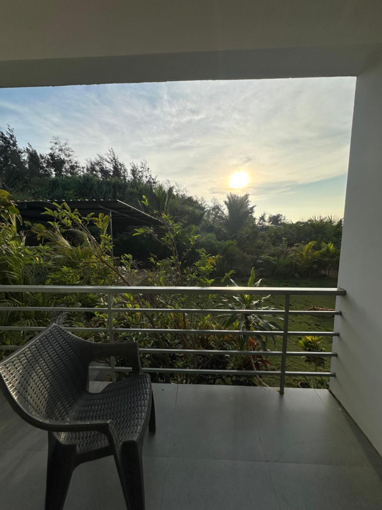 Ziba Beach Morjim Exterior photo